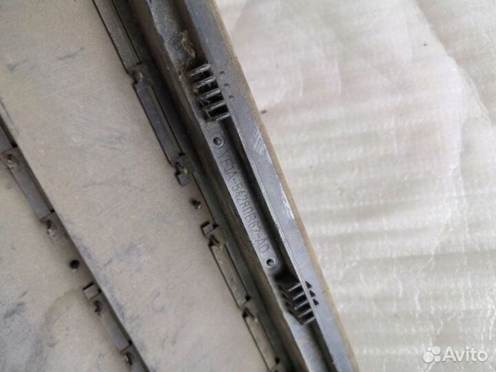 Решетка вентиляционная Ford C-Max 2006