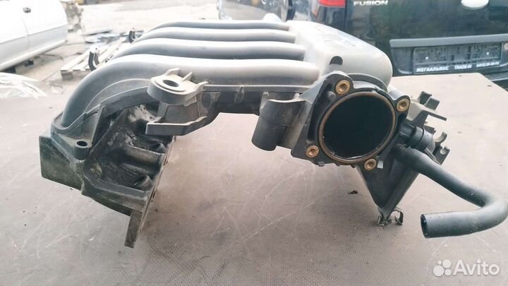 Впускной коллектор Рено Меган 2 1.6