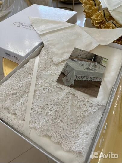 Итальянская скатерть с 12 салфетками