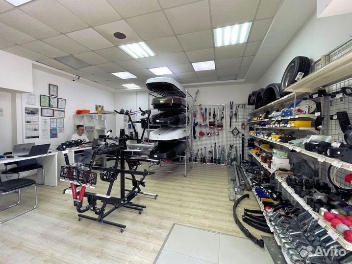 Опорная стойка квадрат 50 с кронштейном