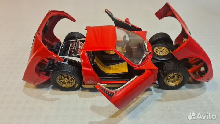 Коллекционная модель 1/18