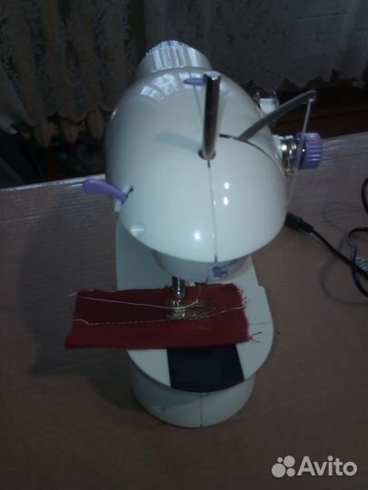 Мини швейная машинка SM-202A новая