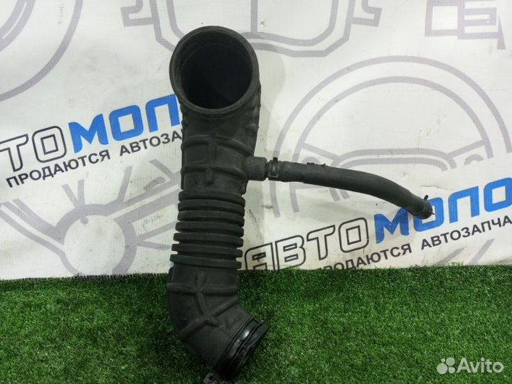 Патрубок воздушного фильтра Hyundai Starex H1