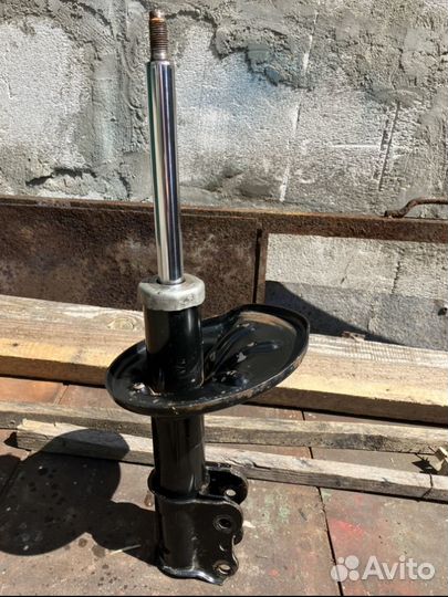 Амортизатор передний Mazda Xedos 6, 626 оригинал R