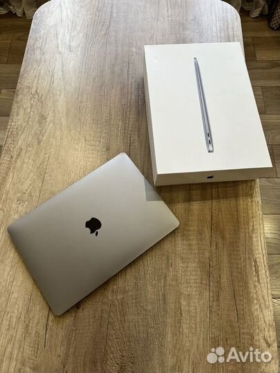 MacBook Air 13-inch (2020) 256гб
