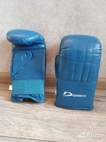 Боксерские перчатки