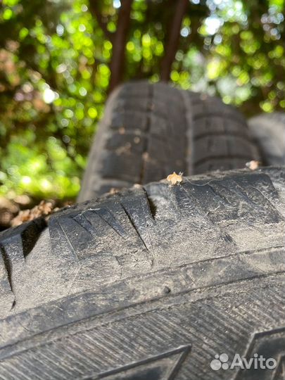 Bridgestone Blizzak WS-60 225/60 R17 99R