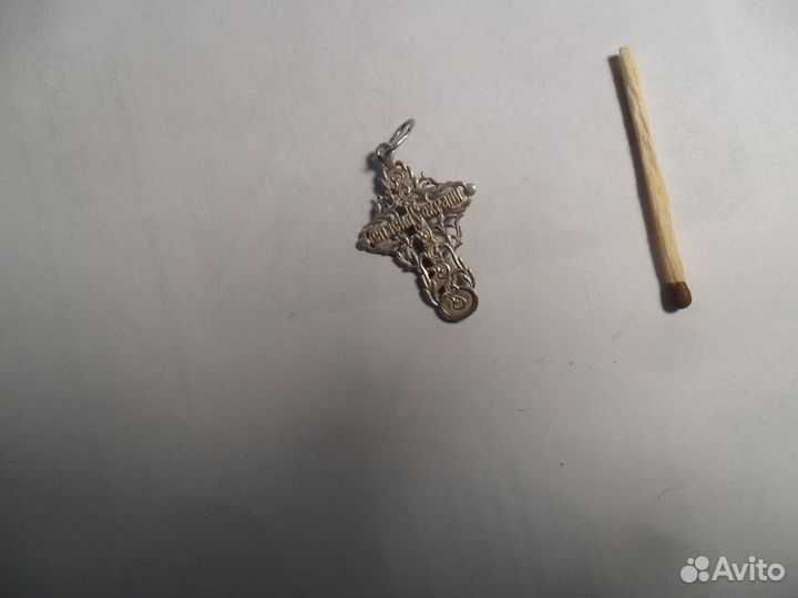 Серебряный крестик