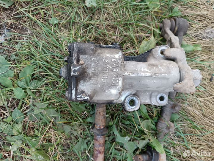 Боковые стойки