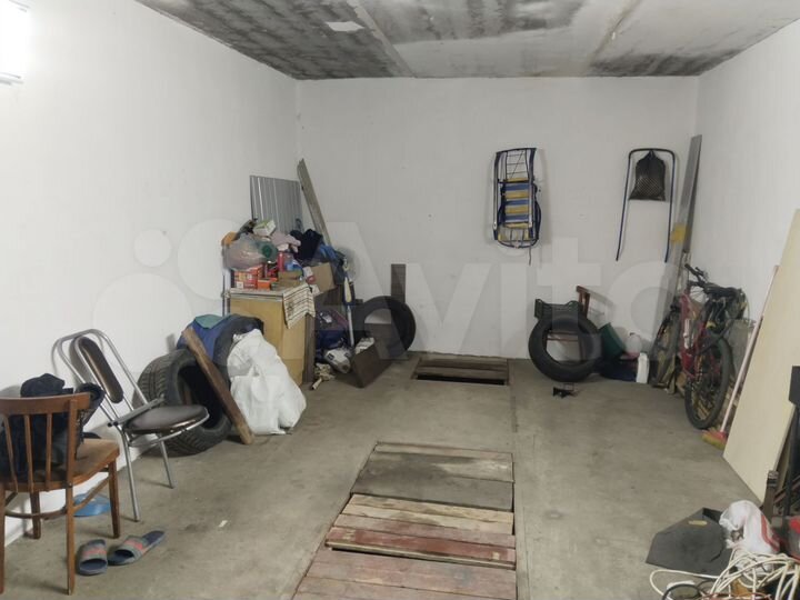Гараж, > 30 м²