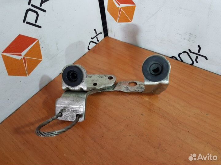 Кронштейн Mercedes Ml W166 OM642 3.0 CDI 2015