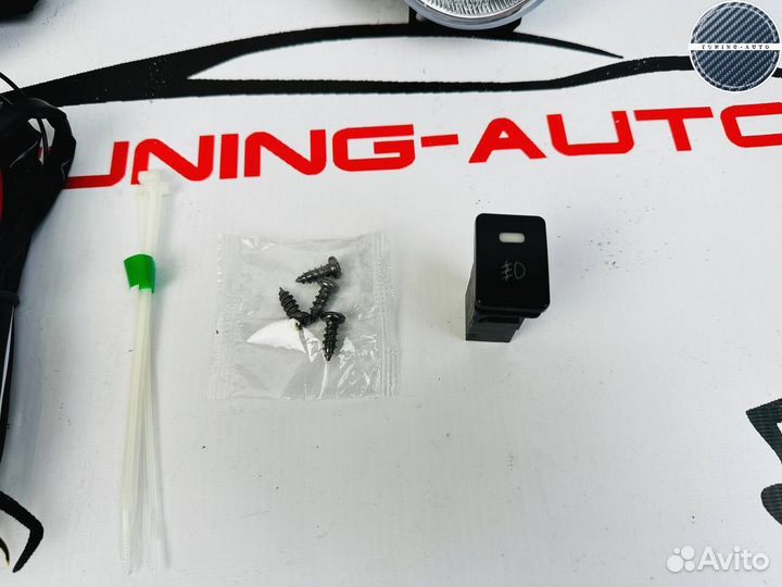 Противотуманные фары RAV4 (XA 40 )