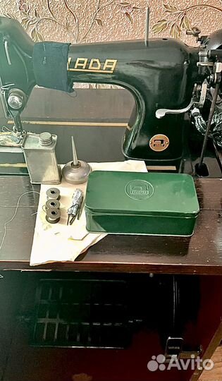 Швейная машина LADA 121 ножная Чехословакия