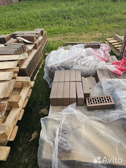 Кирпич лицевой пустотелый красный Ультра рустик