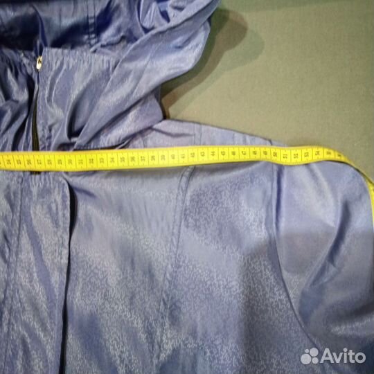 Ветровка женская р 52
