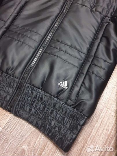 Куртка Adidas. S