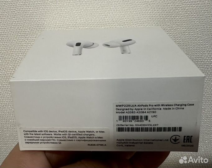 AirPods Pro with Wireless Charging Case