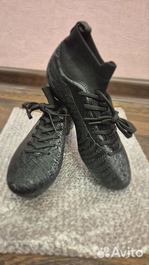 Футбольные бутсы