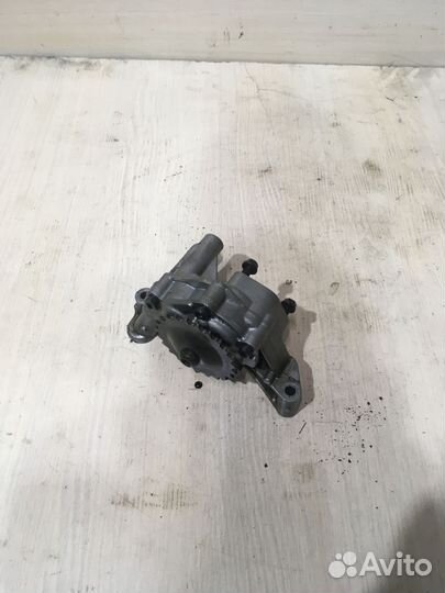 Масляный насос Vw Тоуран 1.9 BKC 038115105C