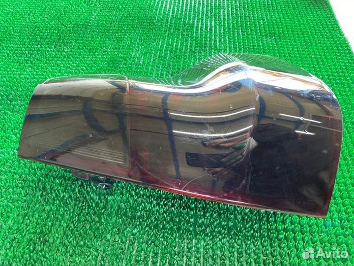 Стоп-сигнал прав. Lexus Gx460