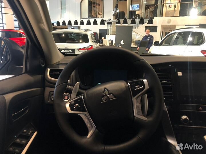 Mitsubishi Pajero Sport 3.0 AT, 2022