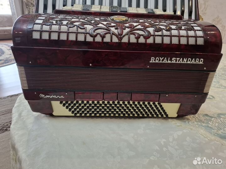 Аккордеон royal standard