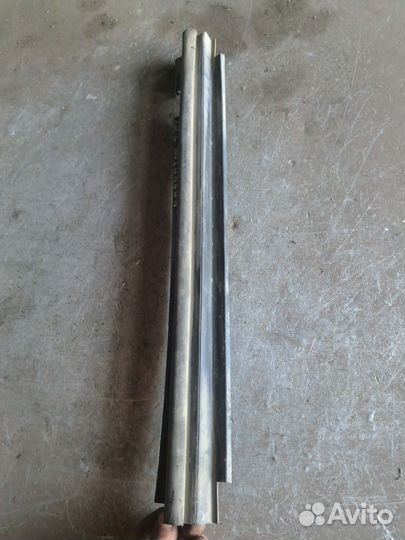 Уплотнитель подкапотный Cadillac SRX