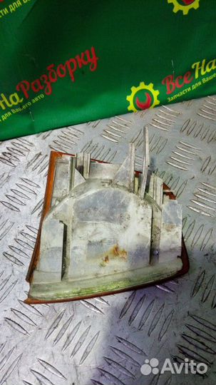 Поворотник левый Audi 80 седан 1.8 1990