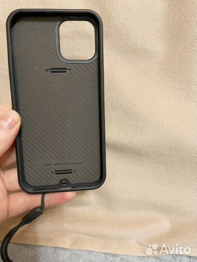 Чехол uniq на iPhone 12 pro