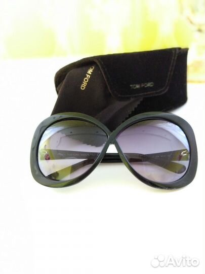 Солнцезащитные очки 