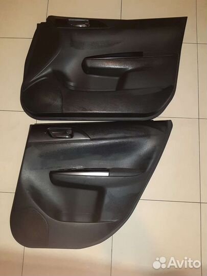 Обшивки дверей Субару Импреза STI GH 2011 г.в