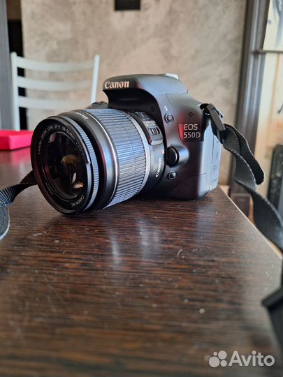 Зеркальный фотоаппарат canon 550d