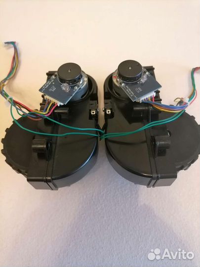 Колеса для робота пылесоса Redmond RV-R450