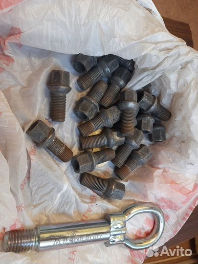 Буксировочный крюк Fabia