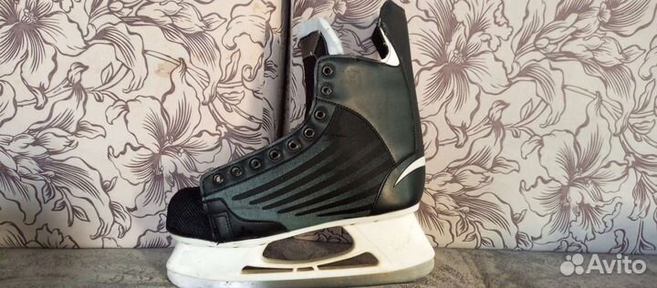 Коньки хоккейные 42 размер
