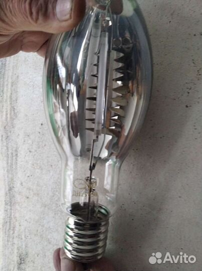 Удобрения и лампы для растений