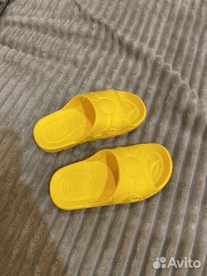 Резиновые тапочки