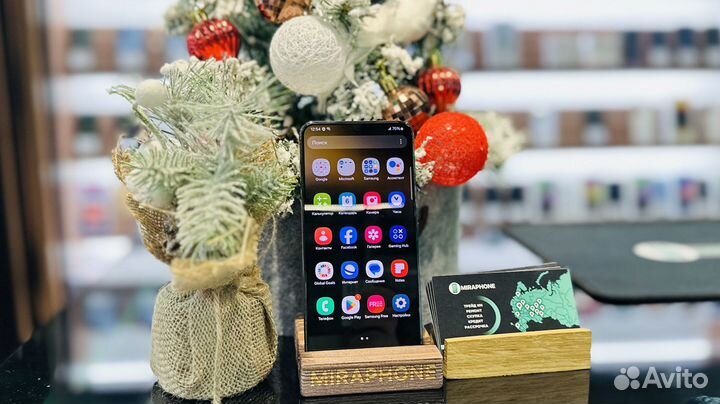 Samsung Galaxy S22, 8/128 ГБ