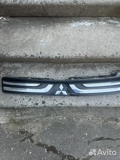 Решетка радиатора mitsubishi outlander 3 2012