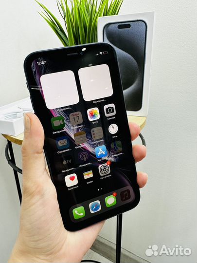 Телефон iPhone xr в корпусе 15 pro