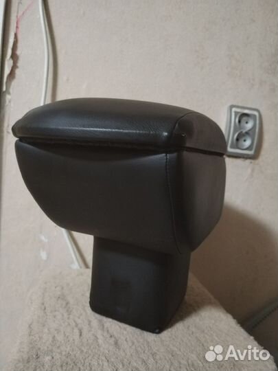 Подлокотник и подушка