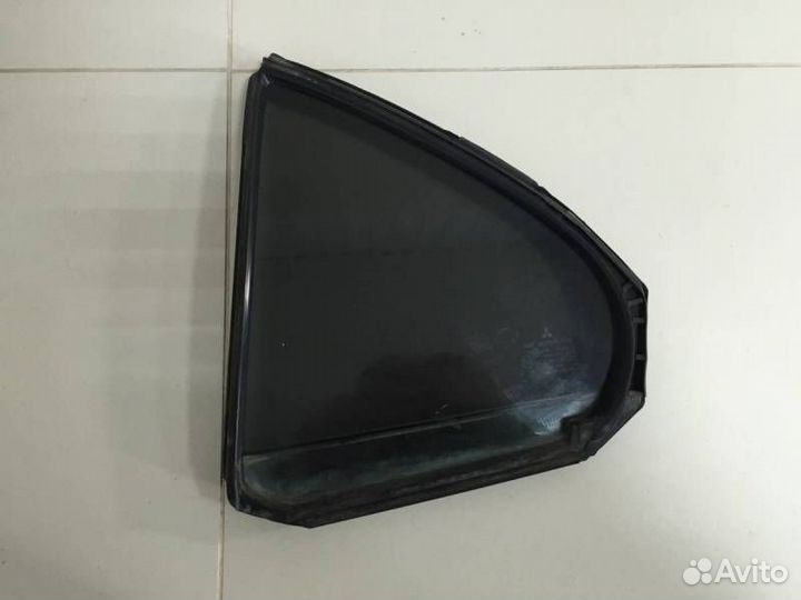 Стекло двери задней левой форточка Mitsubishi Lanc