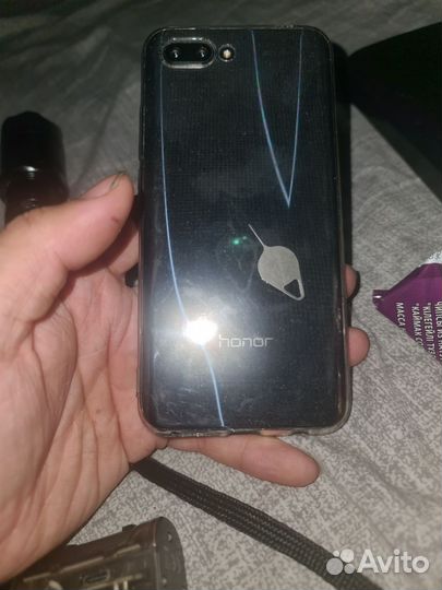 HONOR 10, 4/64 ГБ