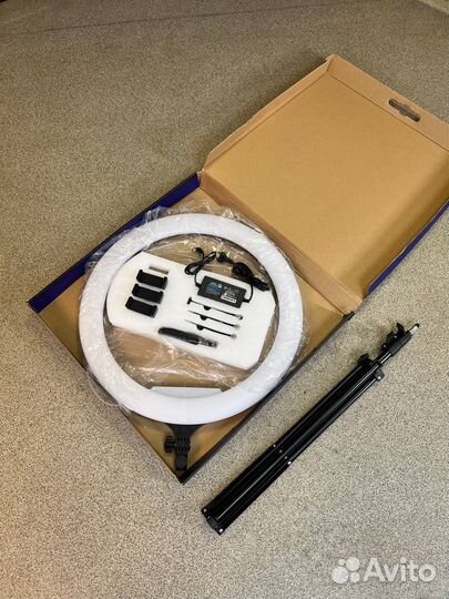 Кольцевая лампа на штативе YQ-580 58 см / 22’’