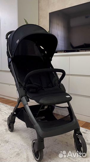 Прогулочная коляска chicco WE black