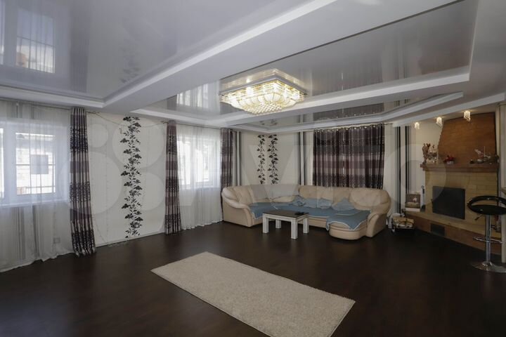 Дом 220 м² на участке 9 сот.