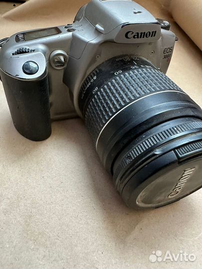 Зеркальный фотоаппарат eds3000