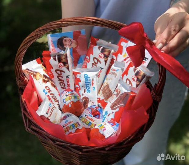 Сладкий бокс с киндерами в подарочной упаковке