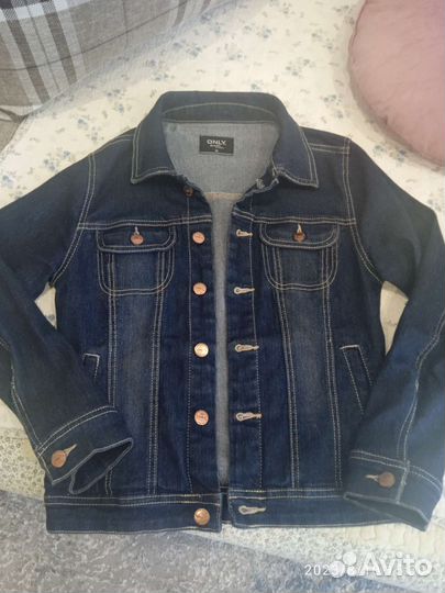 Куртка джинсовая