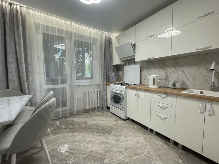 2-к. квартира, 53 м², 1/5 эт.